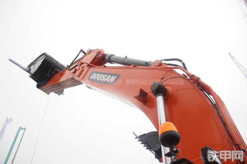 迪万伦DX420LC-9C挖掘机局部