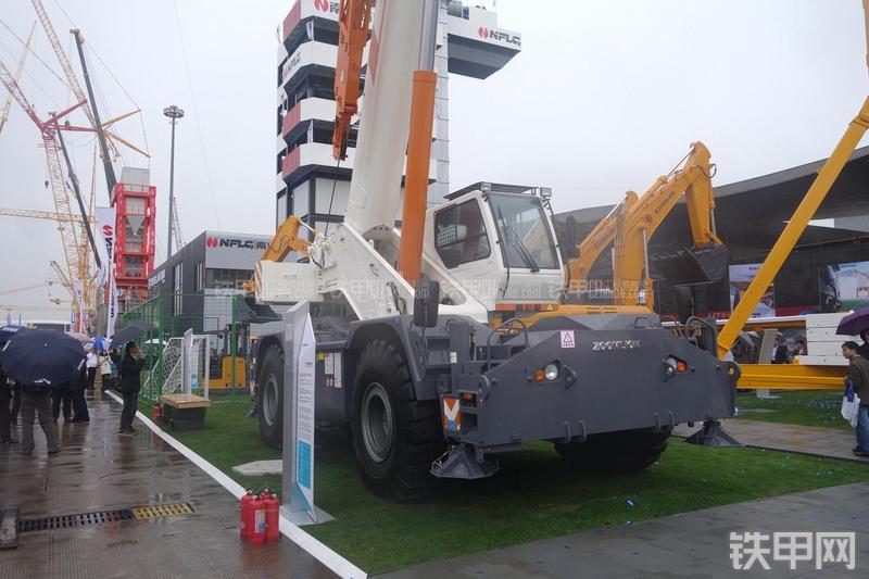 中联重科RT60起重机整机外观