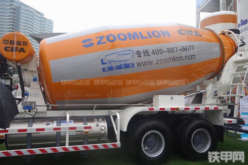 中联重科ZLJ5253GJBH5 LNG泵车局部