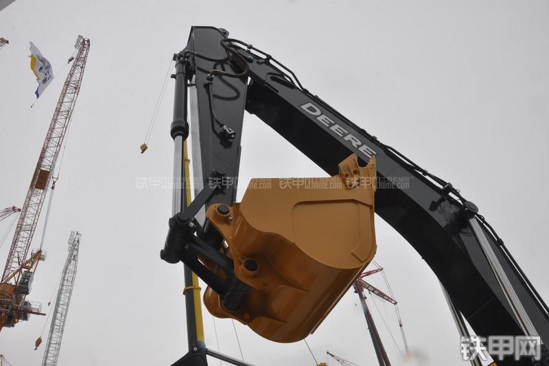 约翰迪尔EC300LC挖掘机局部
