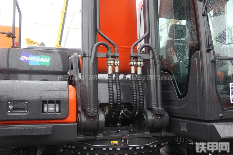 迪万伦DX380LC-9C挖掘机局部