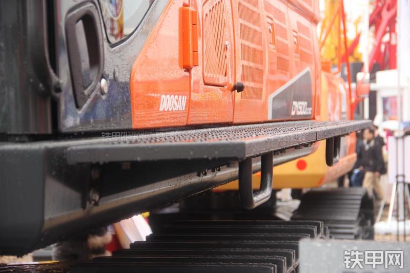 迪万伦DX500LC-9C挖掘机局部