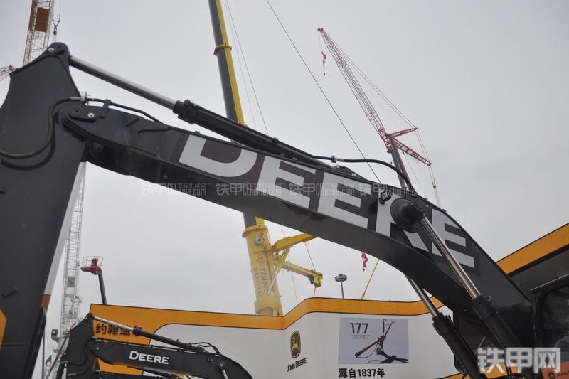 约翰迪尔EC360LC挖掘机局部