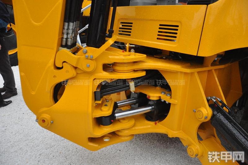 三一重工BL70C挖掘装载机局部