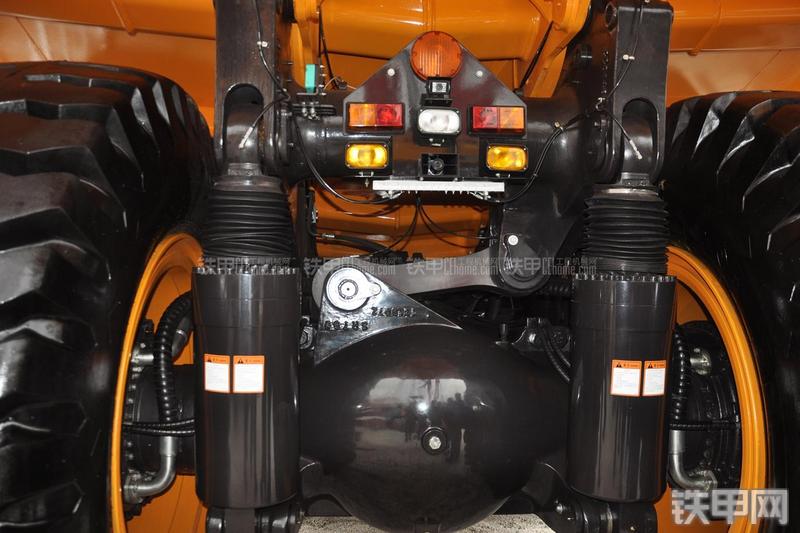 三一重工SRT95C非公路自卸车局部