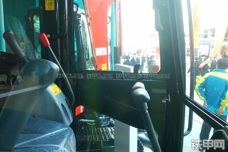 久保田KX155-5挖掘机局部