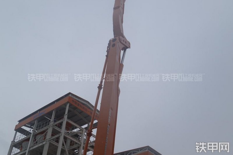 中联重科ZLJ5331THBB混凝土泵车泵车局部