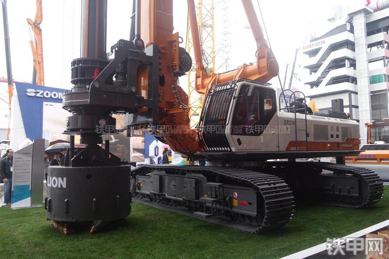 中联重科ZR330旋挖钻局部