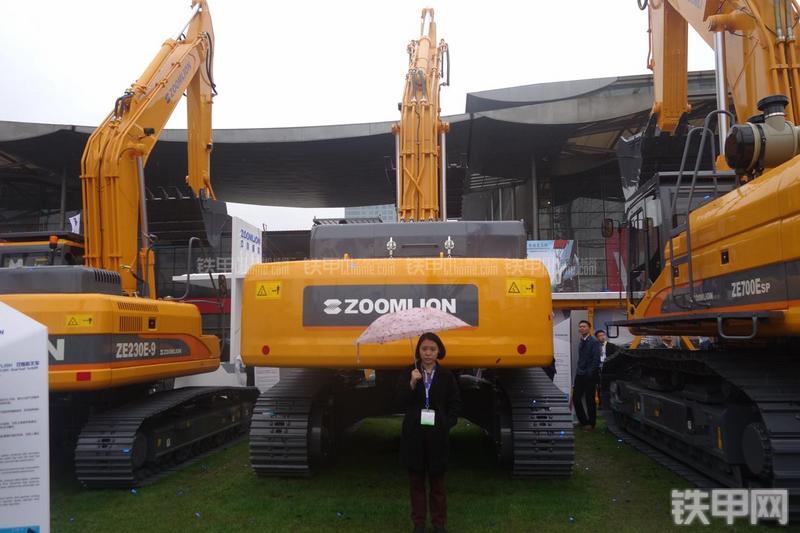 中联重科ZE700ESP挖掘机整机外观