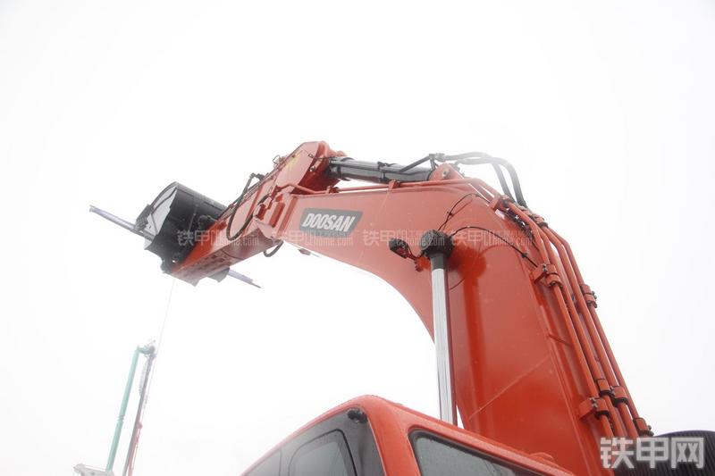 迪万伦DX340LC-9C挖掘机局部
