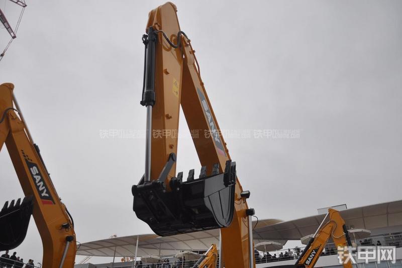 三一重工SY215C-9挖掘机局部