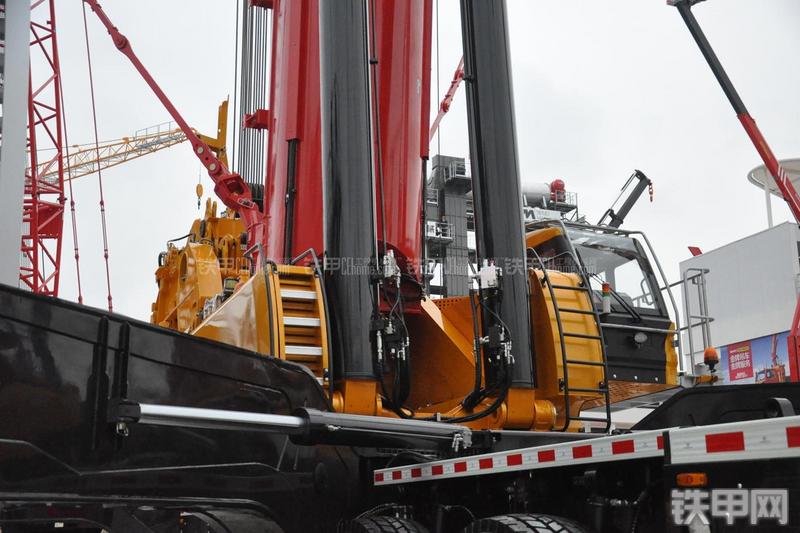 三一重工SAC6000起重机局部