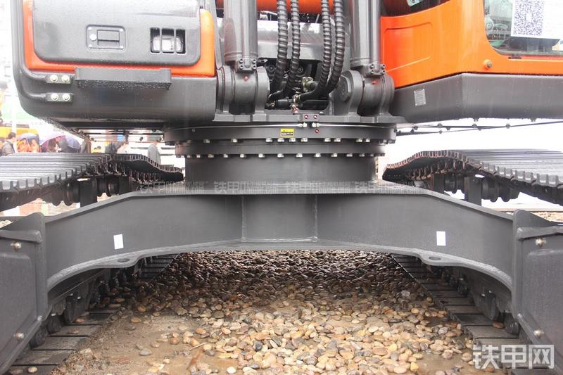 迪万伦DX340LC-9C挖掘机局部