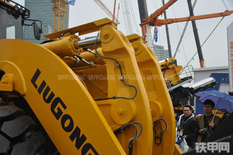 柳工CLG8128H装载机局部