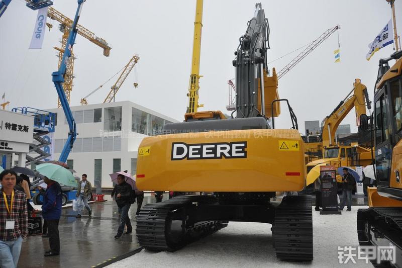 约翰迪尔EC300LC挖掘机整机外观