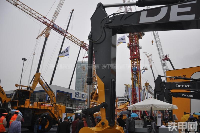 约翰迪尔EC360LC挖掘机局部