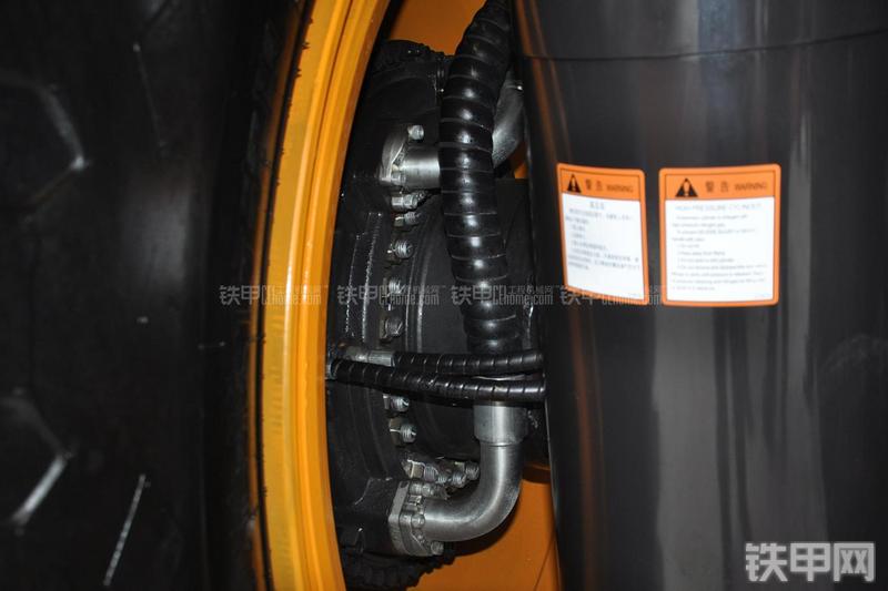 三一重工SRT95C非公路自卸车局部