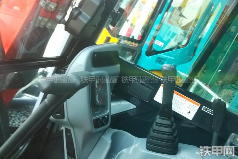 久保田KX155-5挖掘机局部