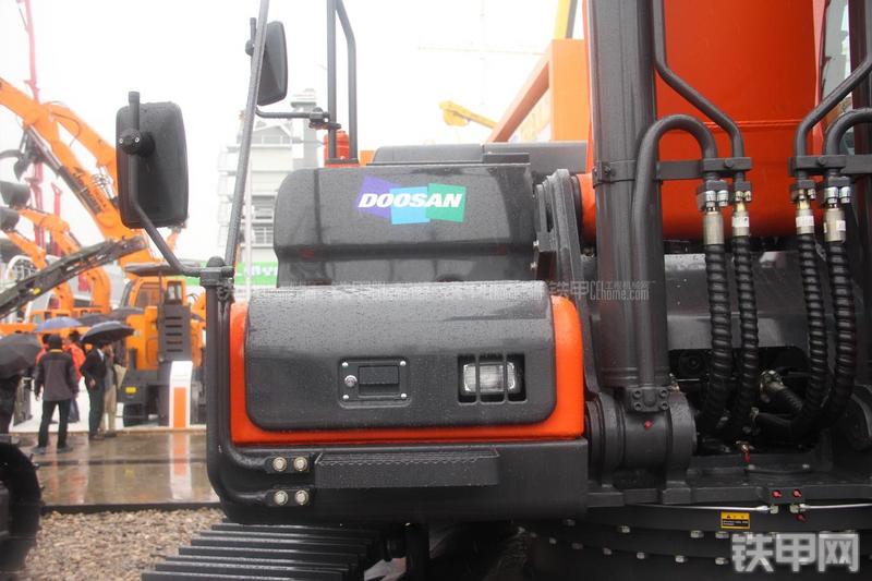 迪万伦DX340LC-9C挖掘机局部