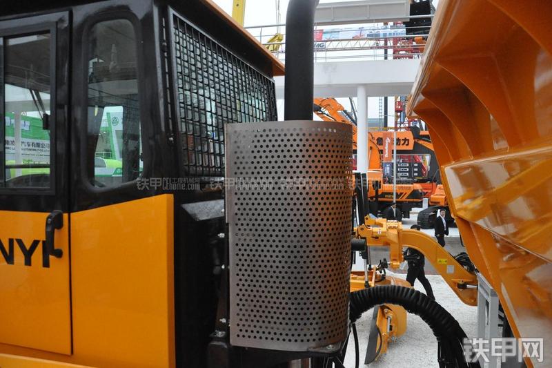 三一重工SAT40非公路自卸车局部