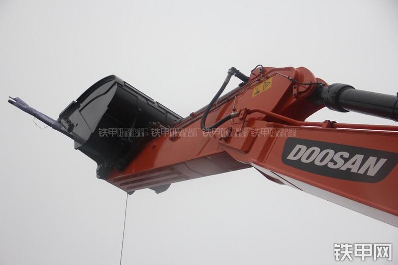 迪万伦DX420LC-9C挖掘机局部