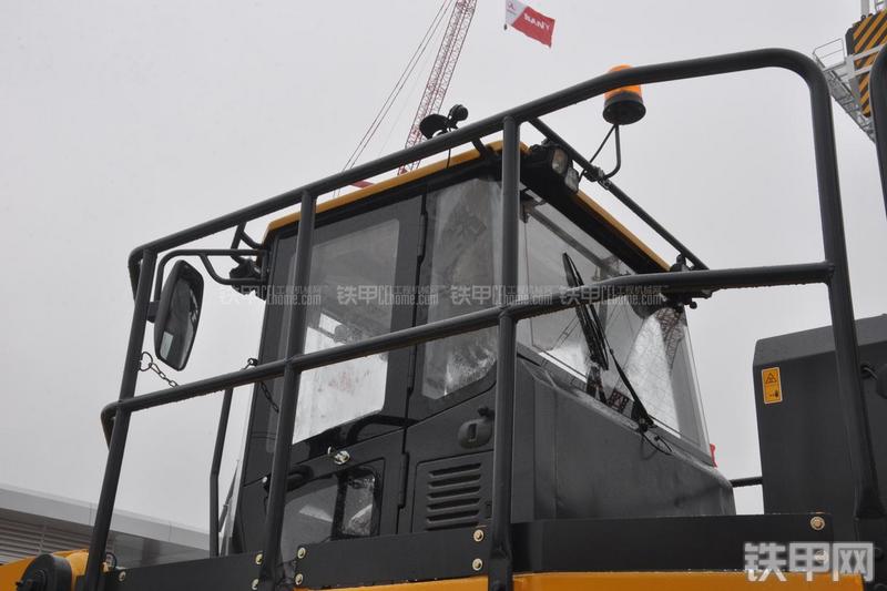 柳工CLG8128H装载机局部