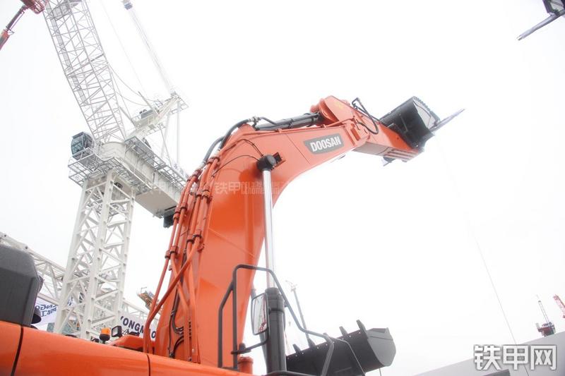 迪万伦DX500LC-9C挖掘机局部