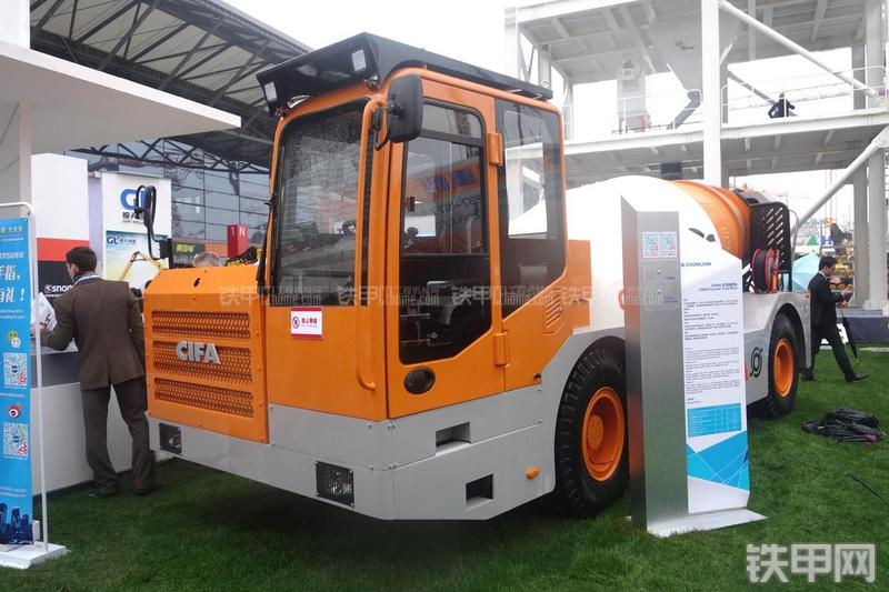 中联重科CSM45搅拌运输车局部