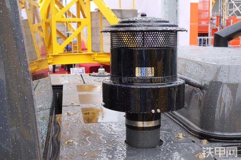 住友SH260LC-6挖掘机局部