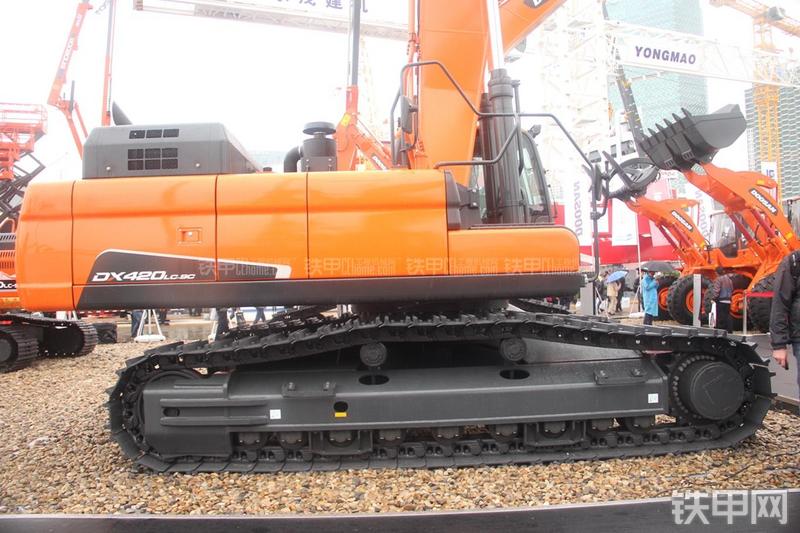 迪万伦DX420LC-9C挖掘机局部