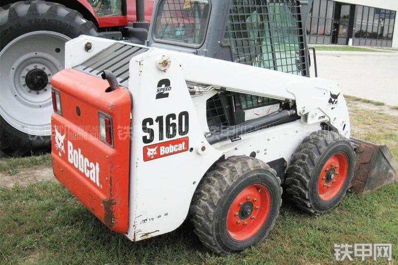 山猫s160滑移装载机