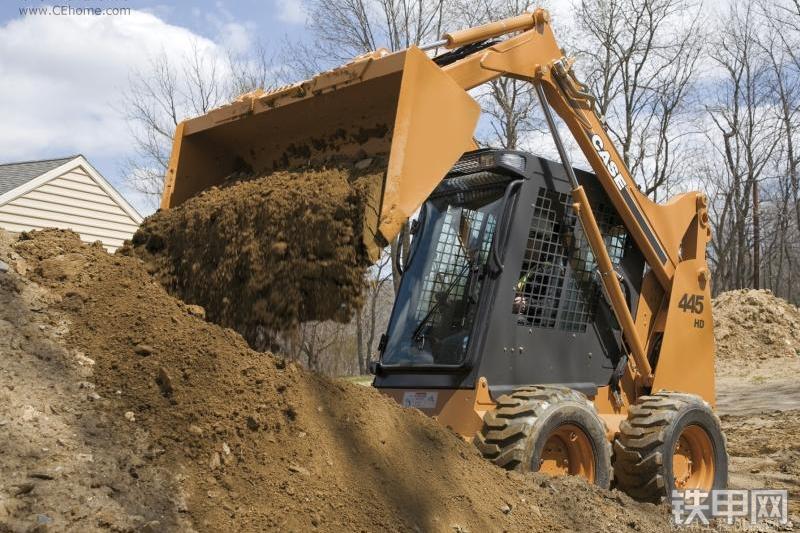 凯斯445HD滑移装载机整机外观