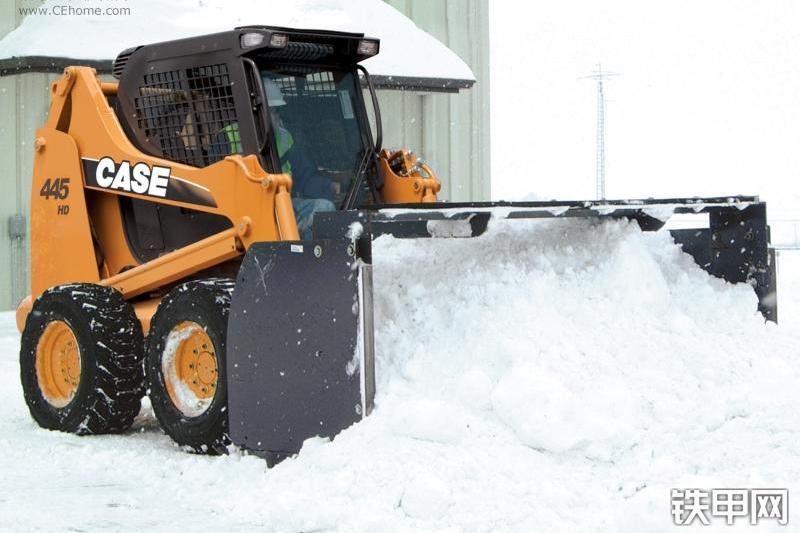 凯斯445HD滑移装载机整机外观