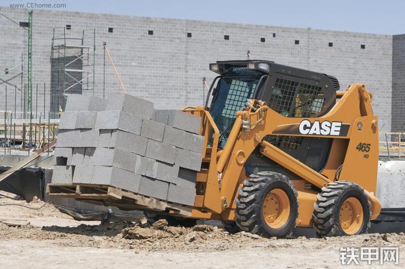 凯斯465HD滑移装载机整机外观