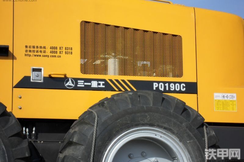 三一重工PQ190C平地机整机外观
