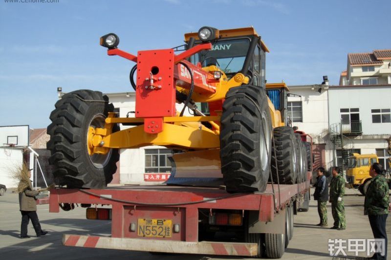 三一重工PQ190C平地机整机外观