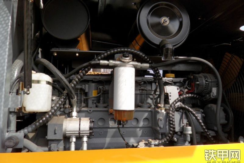 三一重工PQ190C平地机整机外观