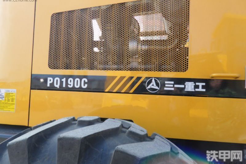 三一重工PQ190C平地机整机外观