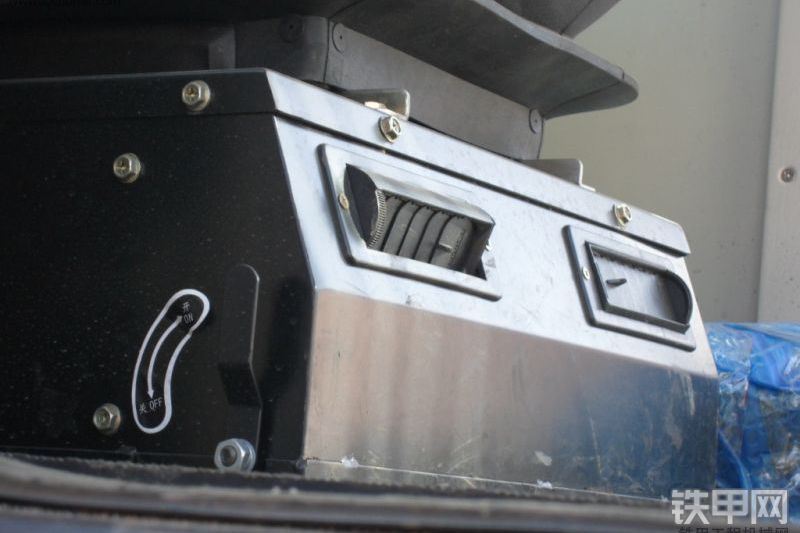 三一重工PQ190C平地机整机外观