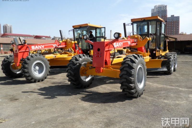 三一重工PQ190C平地机整机外观