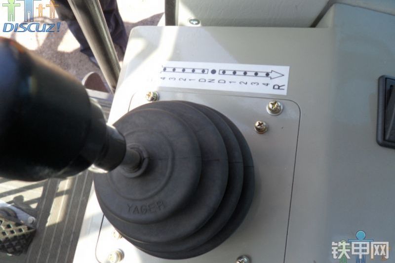 三一重工PQ190C平地机整机外观