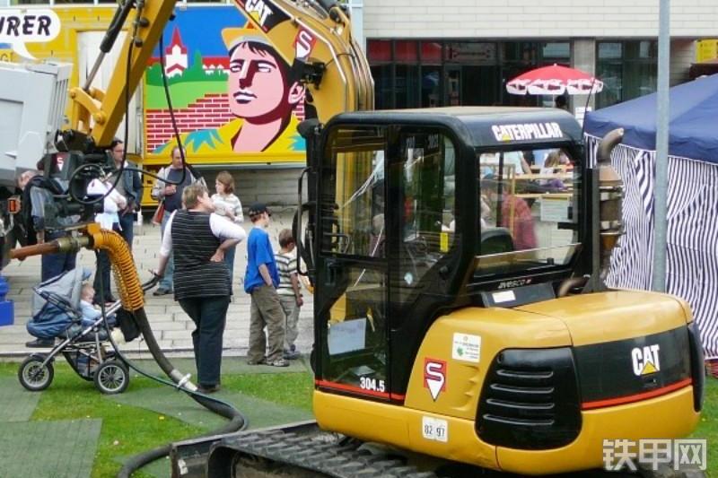 卡特彼勒304CCR挖掘机整机外观