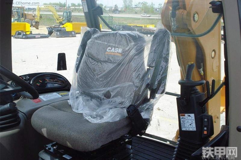 凯斯580SM3挖掘装载机整机外观