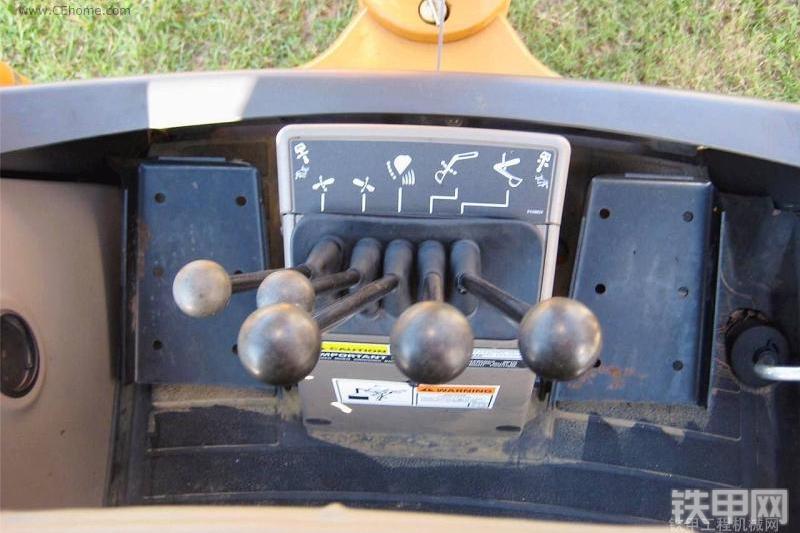 凯斯580SM3挖掘装载机整机外观