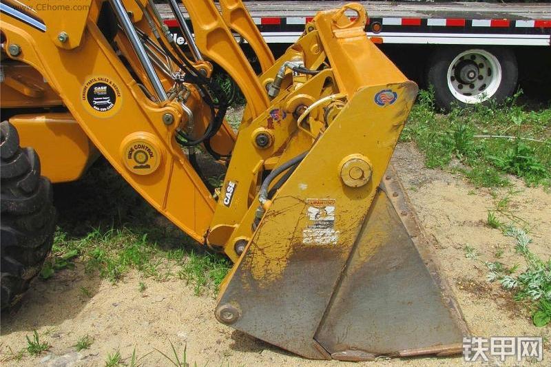 凯斯590SM3挖掘装载机整机外观