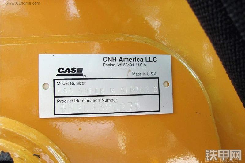 凯斯590SM3挖掘装载机整机外观