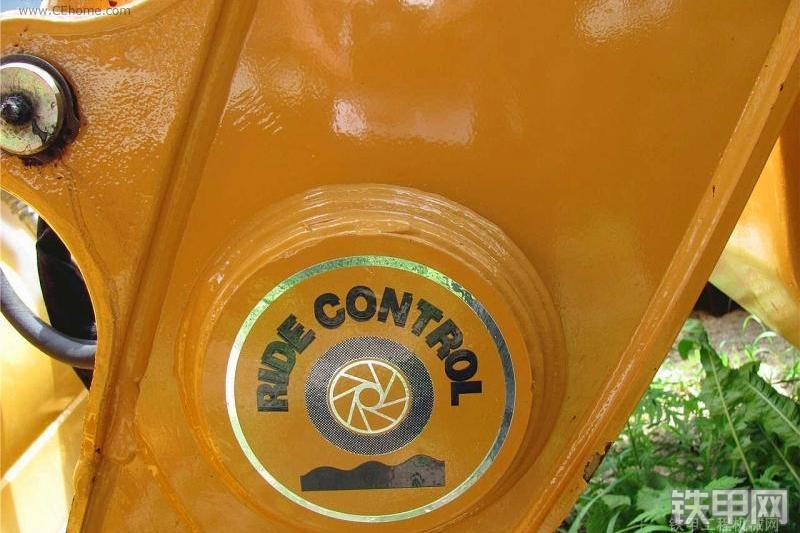 凯斯590SM3挖掘装载机整机外观