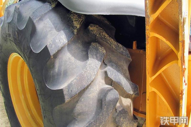 凯斯590SM3挖掘装载机整机外观