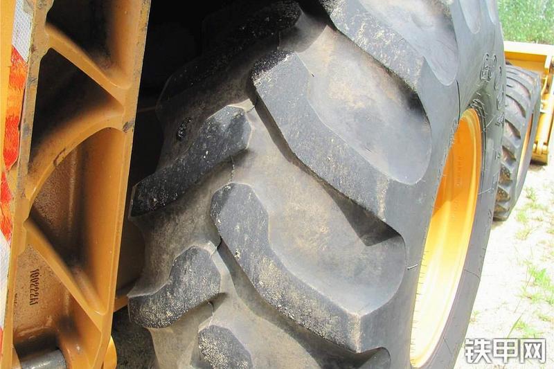 凯斯590SM3挖掘装载机整机外观