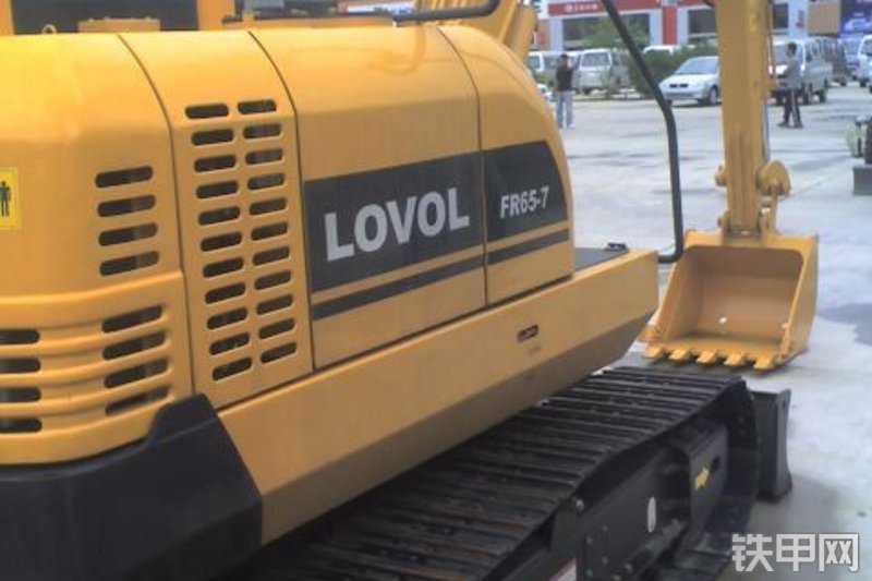 雷沃重工FR65-7挖掘机整机外观
